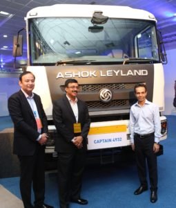 Image-L-R-Mr.-Anuj-Kathuria-Mr.-Vinod-K.-Dasari-and-Mr.-Dheeraj-G.-Hinduja-at-the-Global-Conference-2018-255x300