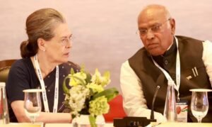 Sonia-Gandhi-Mallikarjuna-Kharge-300x179