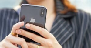 apple-iphone-mobile-cel-300x158