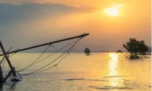 River-boat-capsize-lake-sunset-fishing-300x179-1