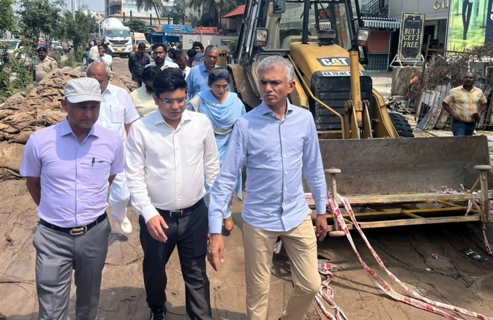 Krishna-Byregowda-visit-Hennuru-road