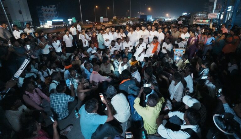 Kumaraswamy-joins-the-protest-by-persons-with-disabilities